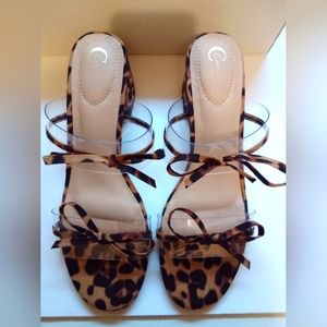 NWT. Comfort est 1946 Sandals.Size 8M.Mid heel 2.5". Leopard print. Clear straps
